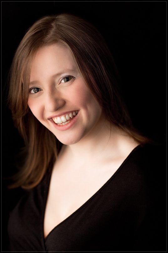 Blog opera singer on black programme shot1