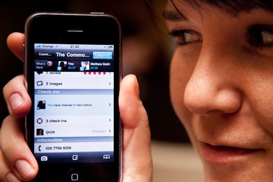 Lea Checks In to Commonwealth Kitchen With Her iPhone